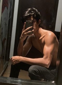 my nam is kanik, call boy in pune, verifide and geunine male escort image 1