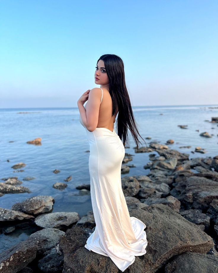 Call Girls In Chandni Chowk (Delhi) 𒌐97110••14705𒌐 Escorts Service
 image 1